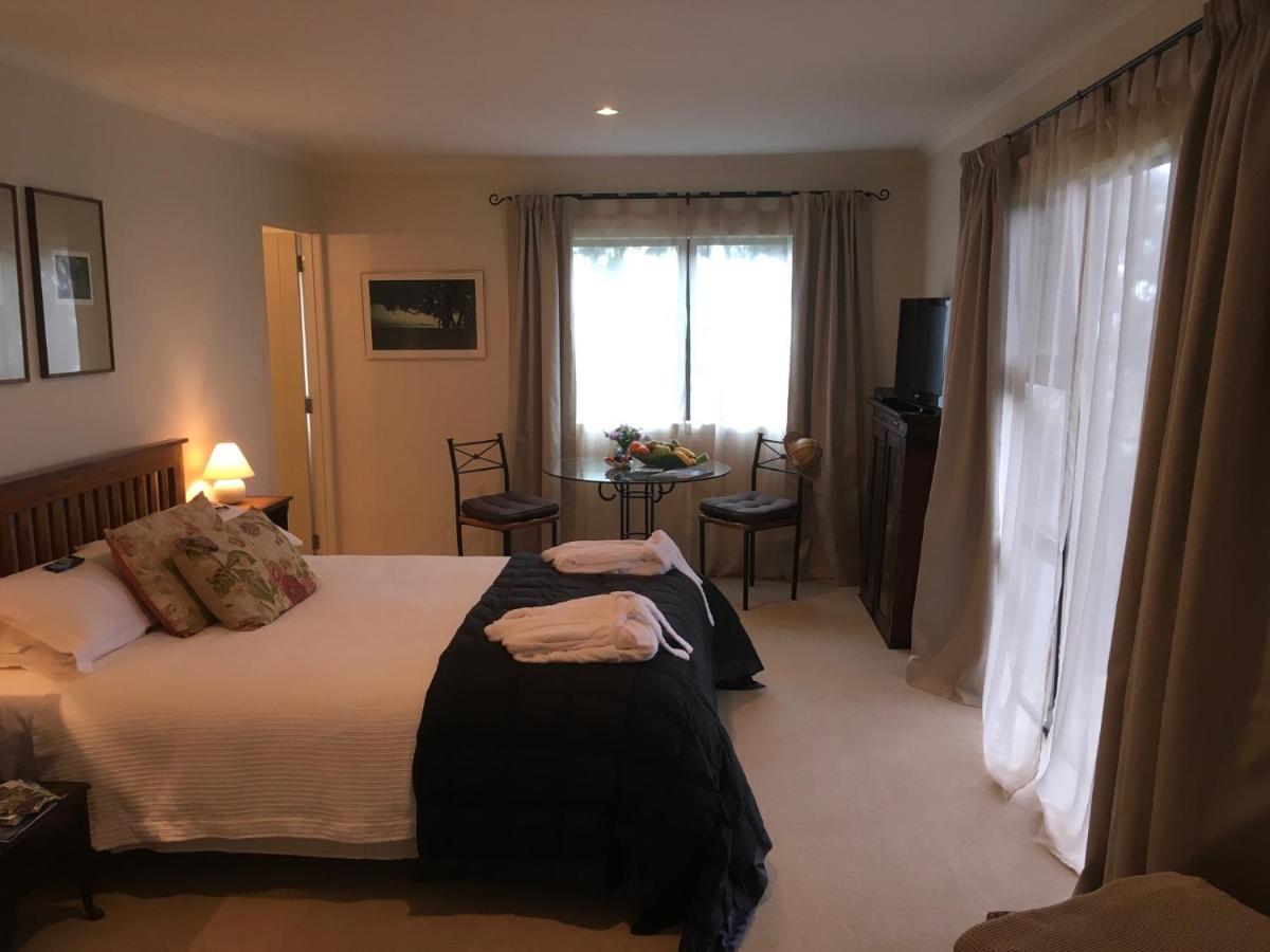 Puka Heights Bed & Breakfast Pauanui Exterior photo
